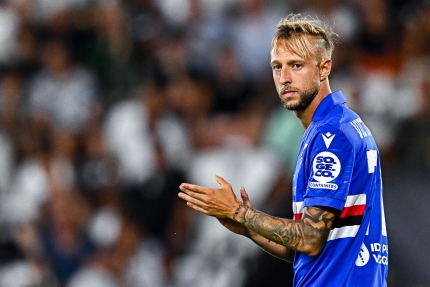 V&iacute;ctor Narro, tercer fichaje invernal 2025/2026 del Real Murcia