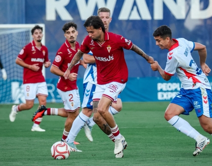 El Real Murcia aprovechó los regalos del Rayo Majadahonda