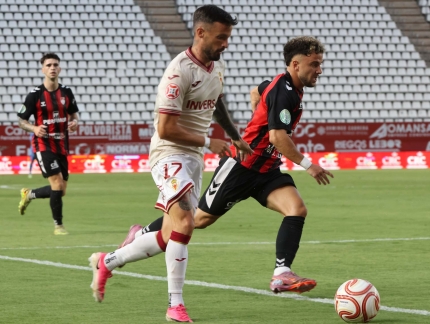 El Real Murcia sufre para batir al modesto Cotillas
