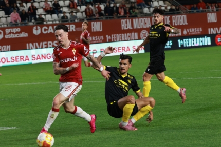 El Real Murcia se hunde en el descenso tras perder contra el Sanluque&ntilde;o