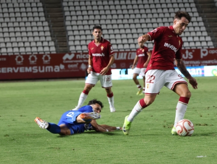 El Real Murcia evita el desastre contra el UCAM en los penaltis