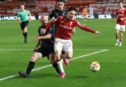 El Algeciras bate al Real Murcia de Colunga, que entra en crisis