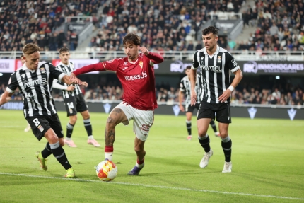 Un efectivo y rocoso Real Murcia se lleva el derbi en el Cartagonova